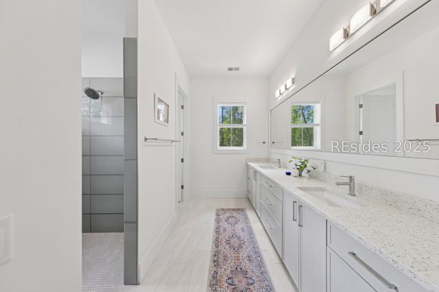 2 Ravenwood Rd, Hilton Head Island, SC 29928