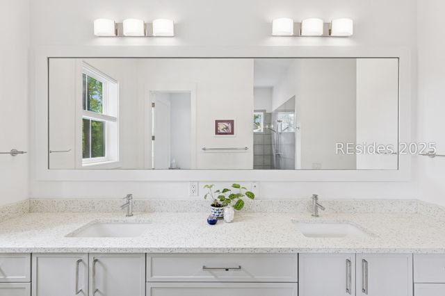 2 Ravenwood Rd, Hilton Head Island, SC 29928