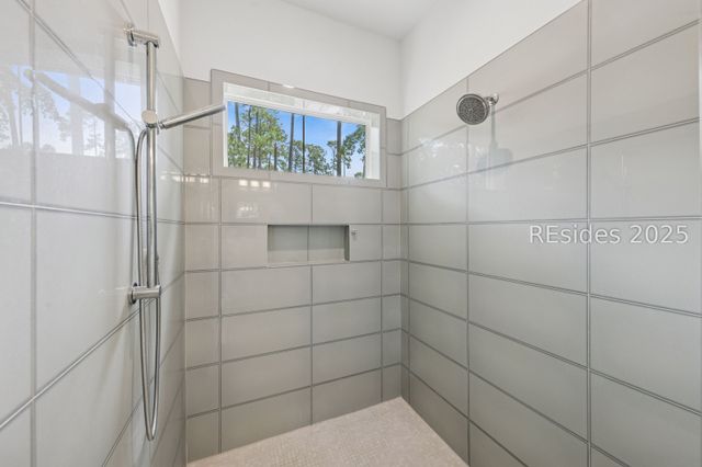 2 Ravenwood Rd, Hilton Head Island, SC 29928