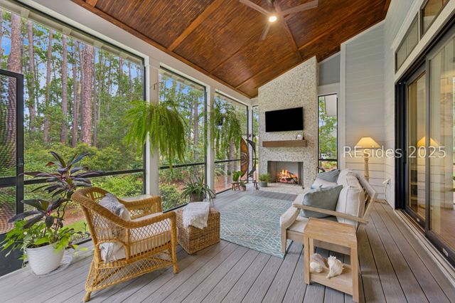 2 Ravenwood Rd, Hilton Head Island, SC 29928