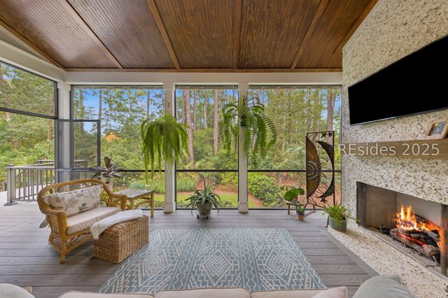 2 Ravenwood Rd, Hilton Head Island, SC 29928