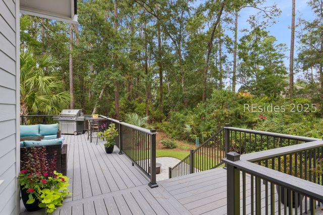 2 Ravenwood Rd, Hilton Head Island, SC 29928