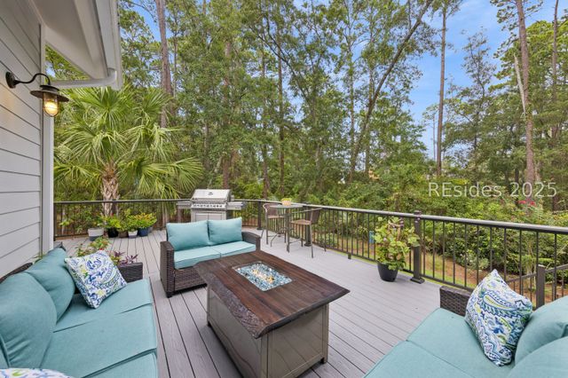 2 Ravenwood Rd, Hilton Head Island, SC 29928