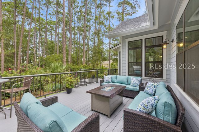 2 Ravenwood Rd, Hilton Head Island, SC 29928