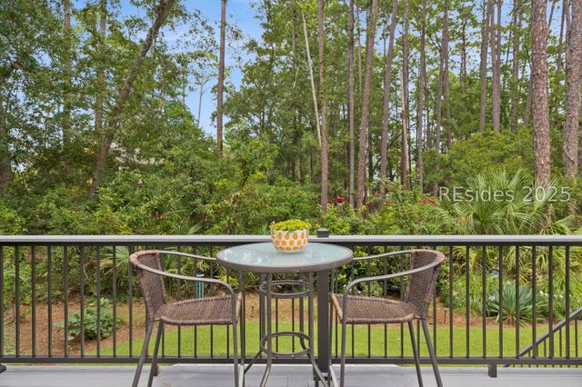 2 Ravenwood Rd, Hilton Head Island, SC 29928