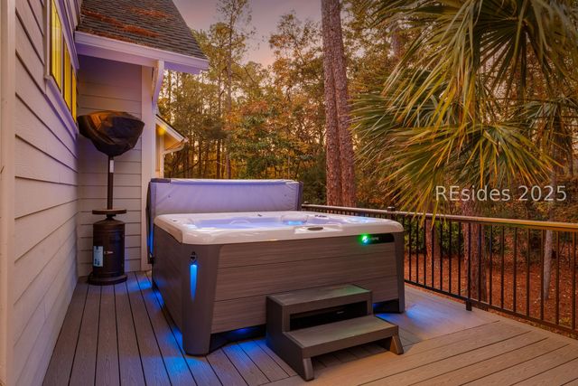 2 Ravenwood Rd, Hilton Head Island, SC 29928