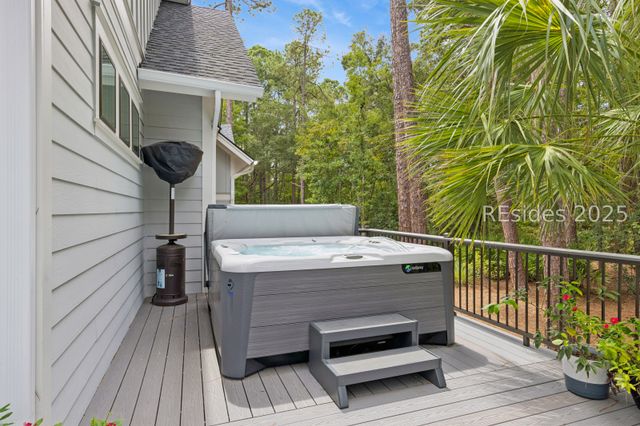 2 Ravenwood Rd, Hilton Head Island, SC 29928
