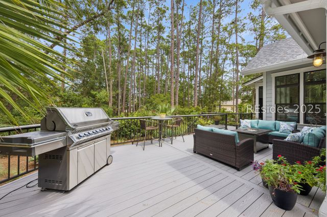 2 Ravenwood Rd, Hilton Head Island, SC 29928
