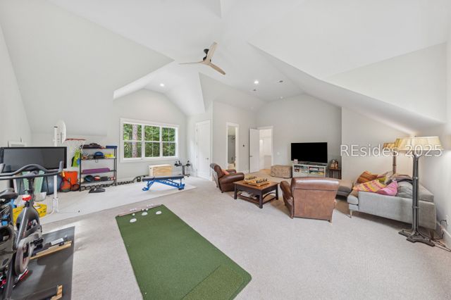 2 Ravenwood Rd, Hilton Head Island, SC 29928