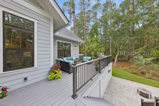 2 Ravenwood Rd, Hilton Head Island, SC 29928