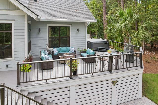 2 Ravenwood Rd, Hilton Head Island, SC 29928