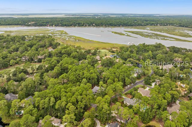 2 Ravenwood Rd, Hilton Head Island, SC 29928