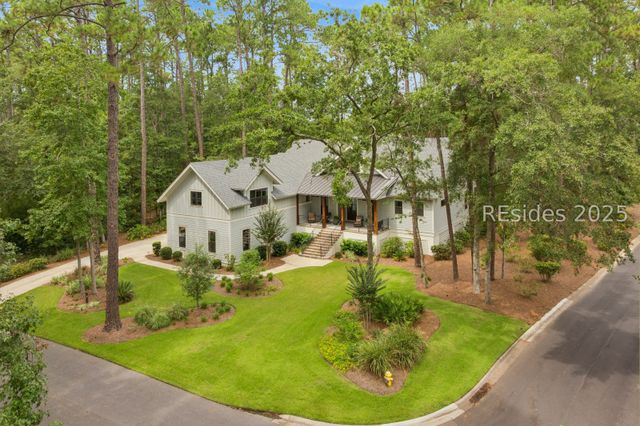2 Ravenwood Rd, Hilton Head Island, SC 29928