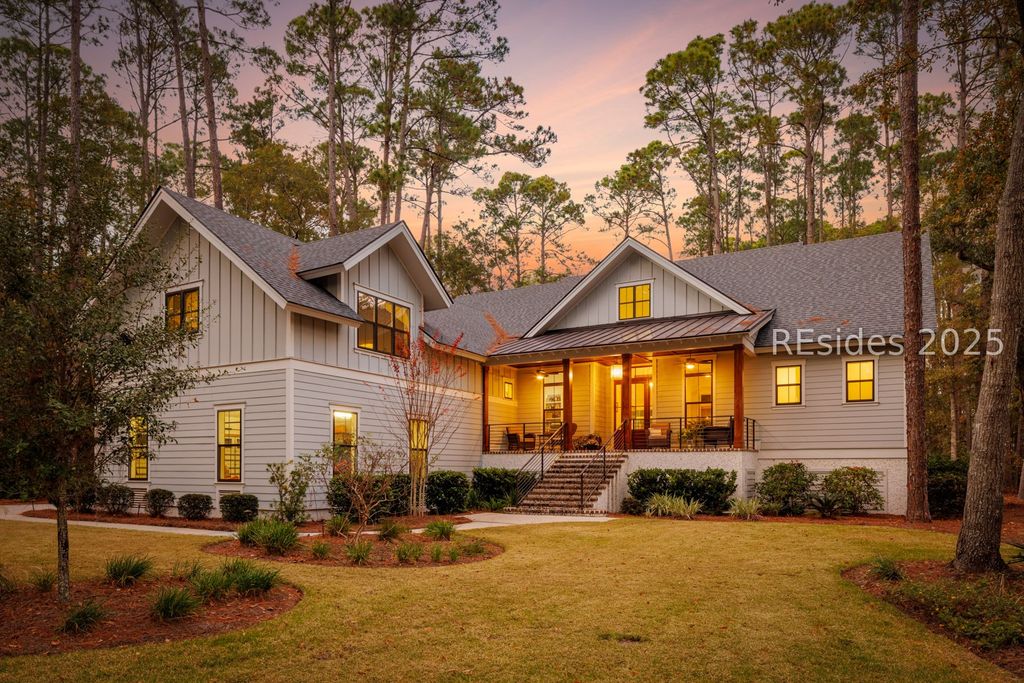 2 Ravenwood Rd, Hilton Head Island, SC 29928