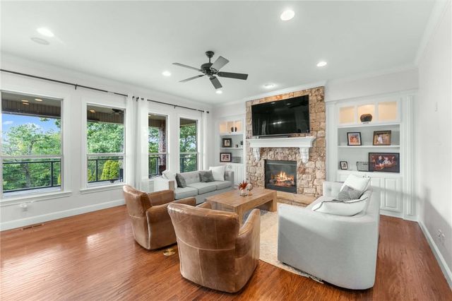 6921 W Altamonte Drive, Rogers, AR 72758