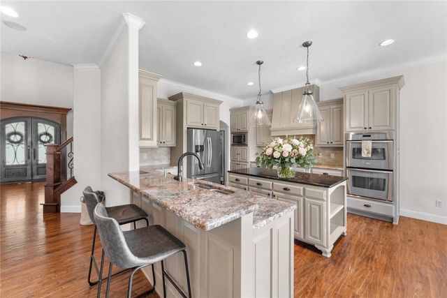 6921 W Altamonte Drive, Rogers, AR 72758