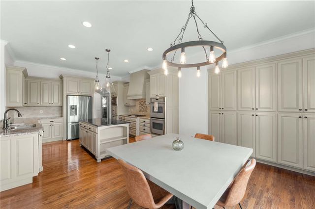 6921 W Altamonte Drive, Rogers, AR 72758