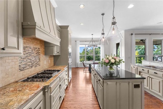6921 W Altamonte Drive, Rogers, AR 72758