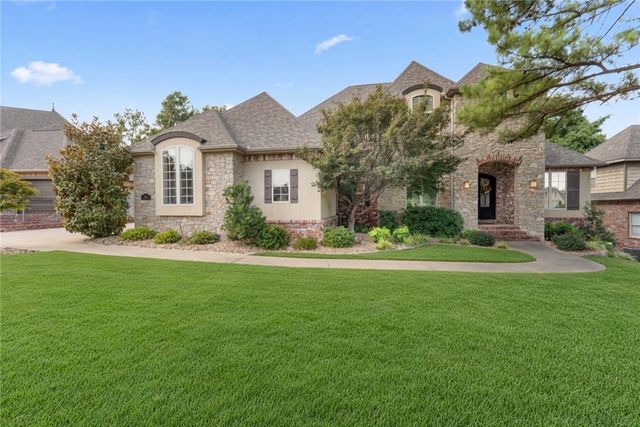 6921 W Altamonte Drive, Rogers, AR 72758
