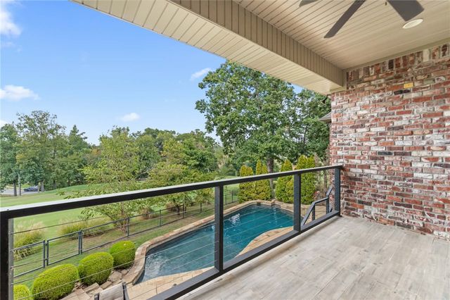 6921 W Altamonte Drive, Rogers, AR 72758