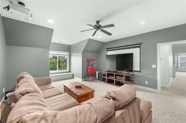 6921 W Altamonte Drive, Rogers, AR 72758