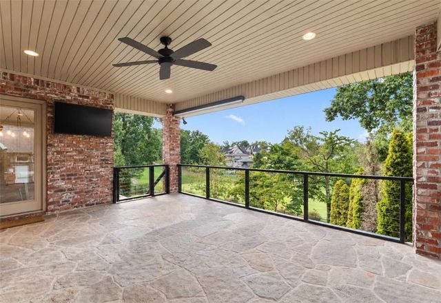 6921 W Altamonte Drive, Rogers, AR 72758
