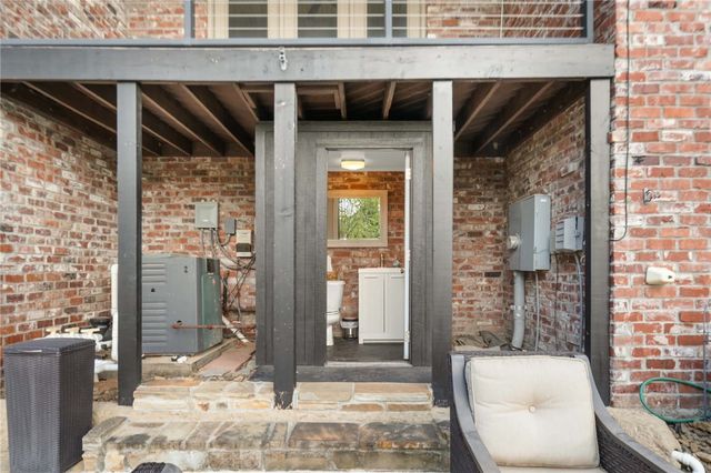 6921 W Altamonte Drive, Rogers, AR 72758