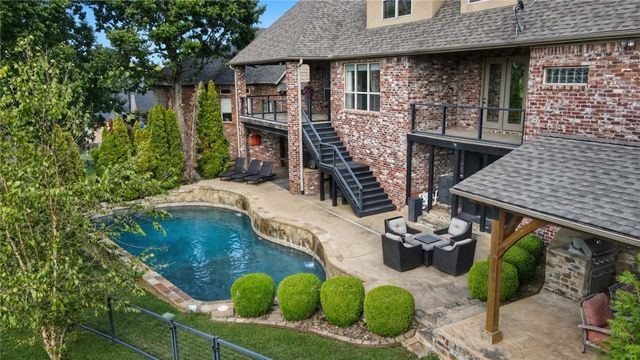 6921 W Altamonte Drive, Rogers, AR 72758