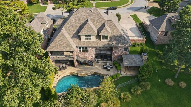 6921 W Altamonte Drive, Rogers, AR 72758
