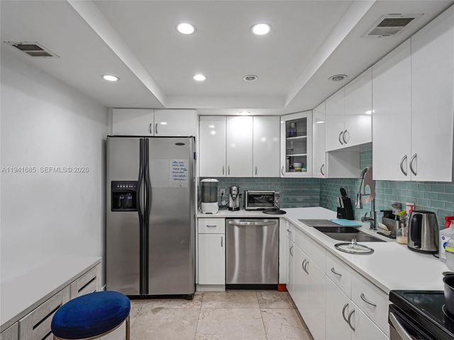 5701 Collins Ave 1415, Miami Beach, FL 33140