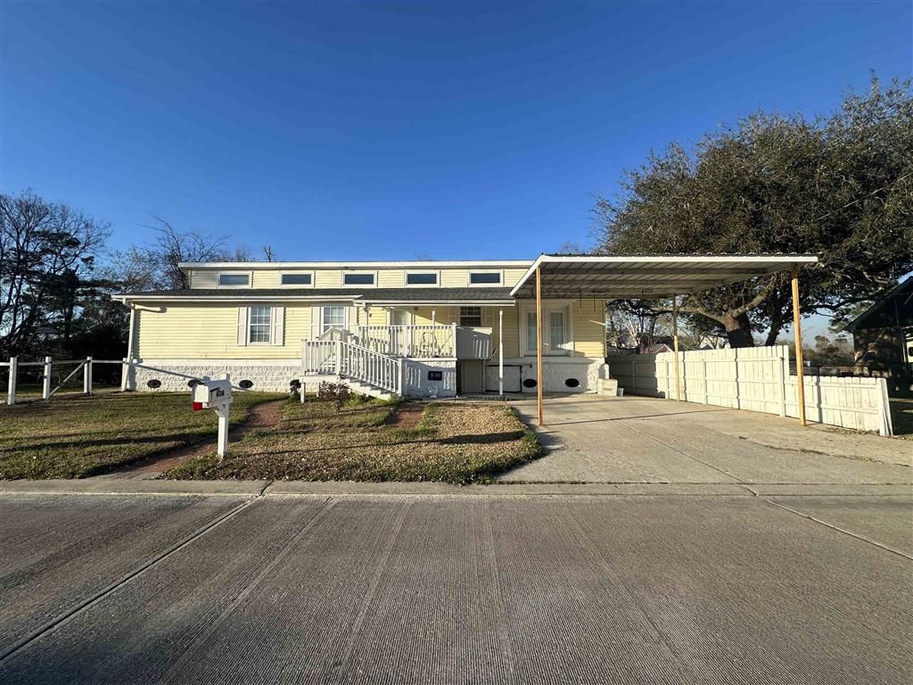 408 E Krause Street, Westlake, LA 70669