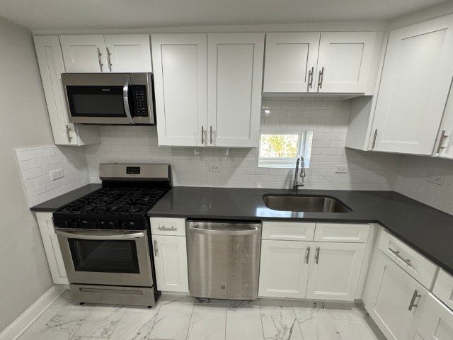 54 Mionske Drive, Lake Zurich, IL 60047