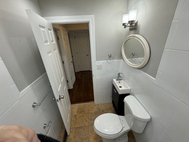 54 Mionske Drive, Lake Zurich, IL 60047