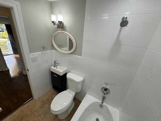 54 Mionske Drive, Lake Zurich, IL 60047