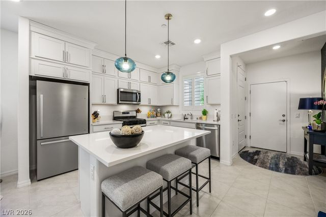 69 Stone Bluff Lane, Henderson, NV 89011