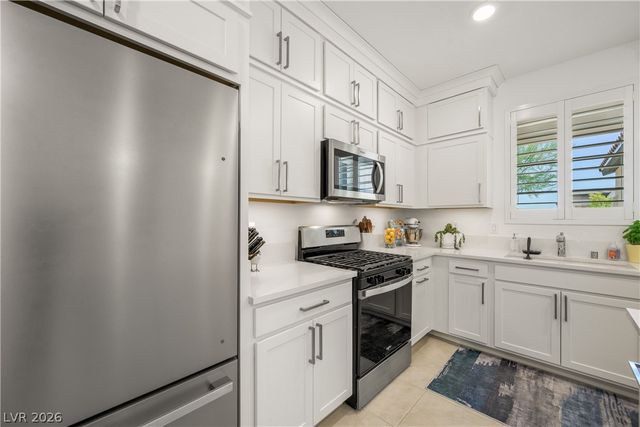 69 Stone Bluff Lane, Henderson, NV 89011