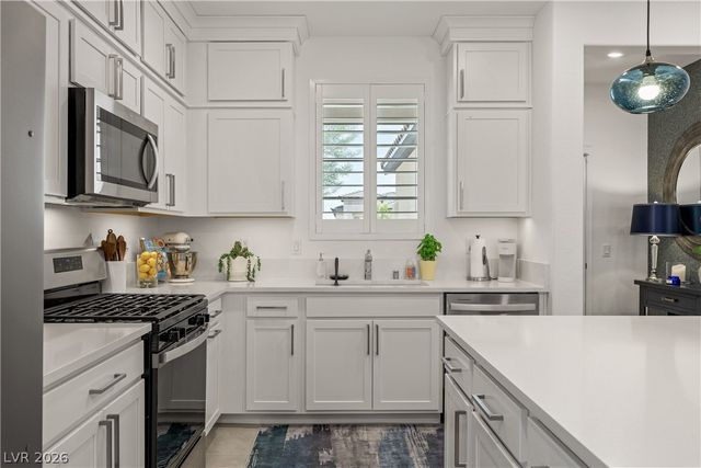 69 Stone Bluff Lane, Henderson, NV 89011