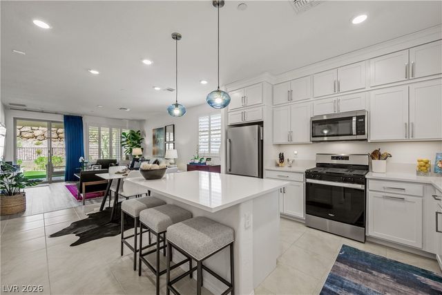 69 Stone Bluff Lane, Henderson, NV 89011
