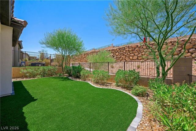 69 Stone Bluff Lane, Henderson, NV 89011