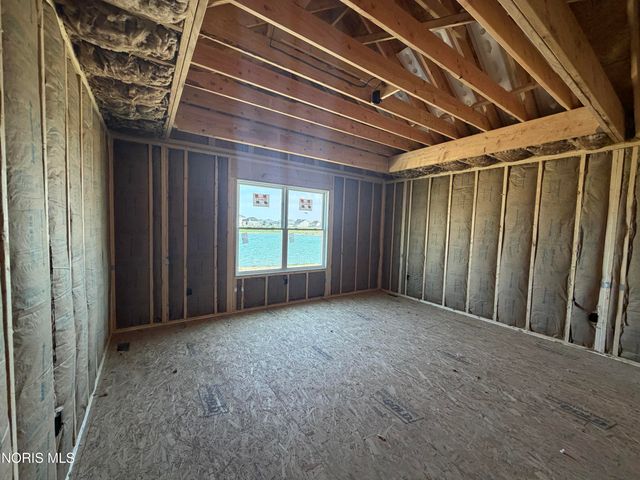 9830 Featherwood Lane, Sylvania, OH 43560