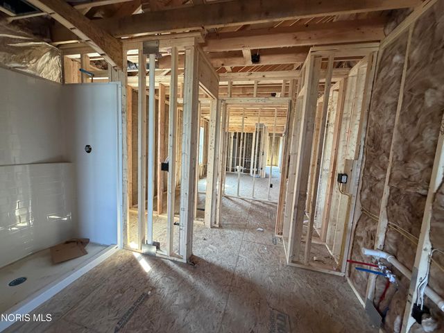 9830 Featherwood Lane, Sylvania, OH 43560