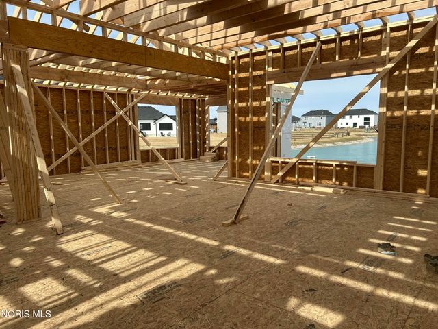 9830 Featherwood Lane, Sylvania, OH 43560