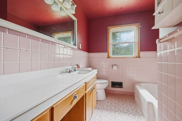 1918 Delaware Avenue, West Saint Paul, MN 55118