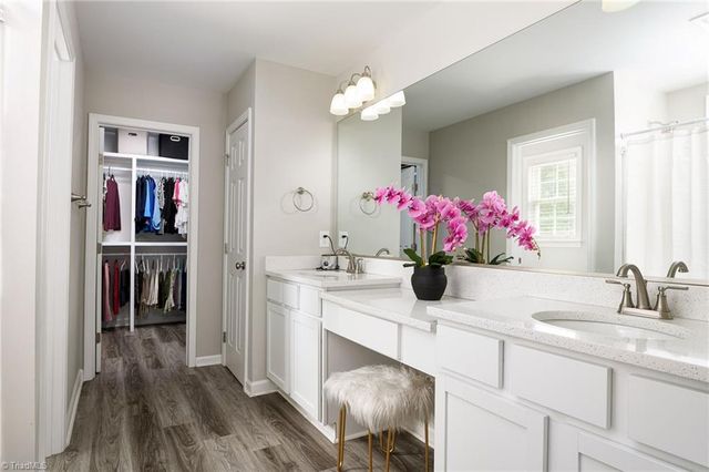2938 Lashmit Drive, Winston-salem, NC 27103