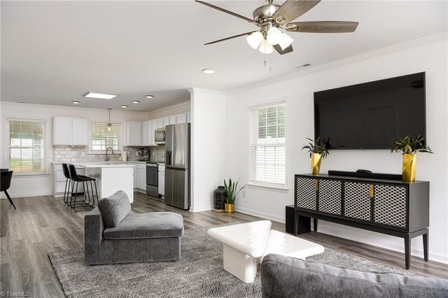 2938 Lashmit Drive, Winston-salem, NC 27103