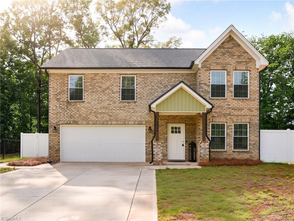 2938 Lashmit Drive, Winston-salem, NC 27103
