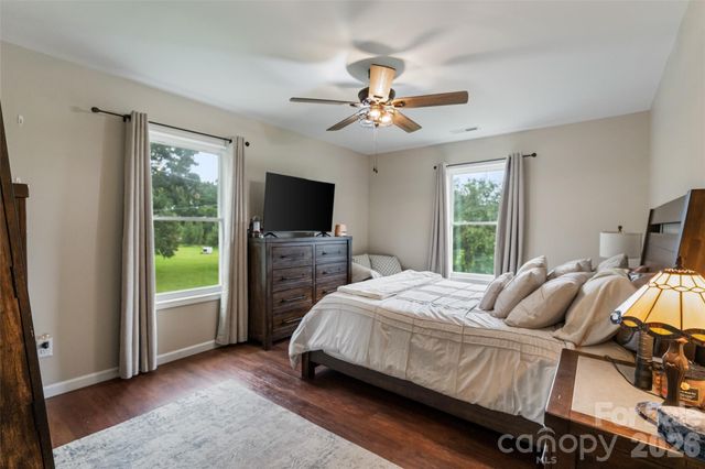 6060 Lineberger Road, Sherrills Ford, NC 28673