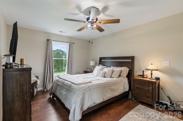 6060 Lineberger Road, Sherrills Ford, NC 28673