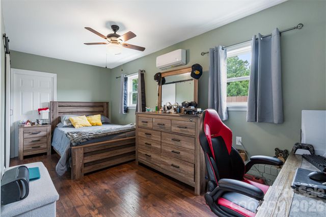 6060 Lineberger Road, Sherrills Ford, NC 28673