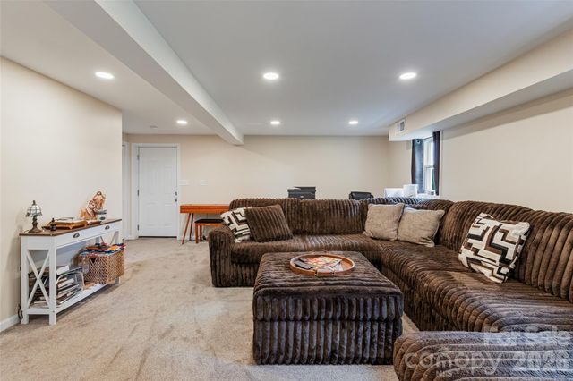 6060 Lineberger Road, Sherrills Ford, NC 28673